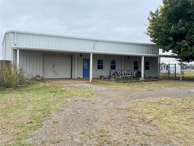 12168 N 1810 Rd, Erick, OK 73645 - photo 4