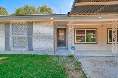 7702 Yoe St, Houston, TX 77016 - photo 2