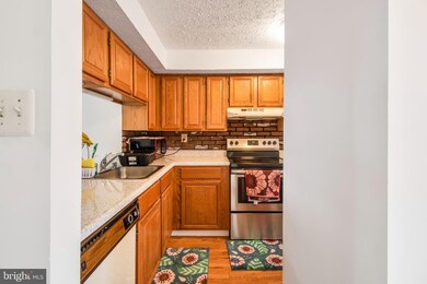 9214 Redbridge Ct, Laurel, MD 20723 - photo 5