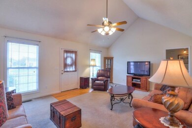 409 Meadowlark Dr, Shelbyville, TN 37160 - photo 4