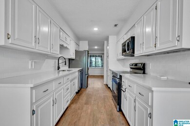1722 Mountain Laurel Ln, Birmingham, AL 35244 - photo 4