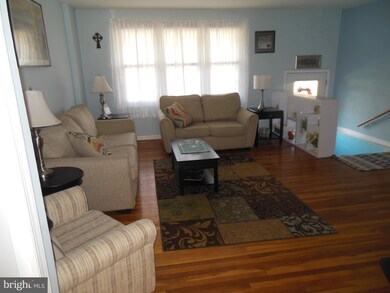 2868 Tolbut St, Philadelphia, PA 19136 - photo 7