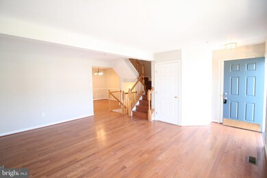 9823 Bayline Cir, Owings Mills, MD 21117 - photo 3