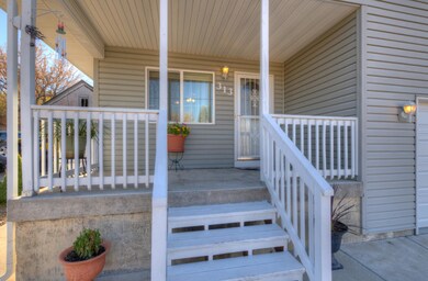Exterior Front-13