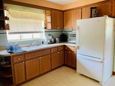 2050 Calvin Ave, Berkeley, IL 60163 - photo 7