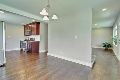 661 N Kenilworth Ave, Elmhurst, IL 60126 - photo 5