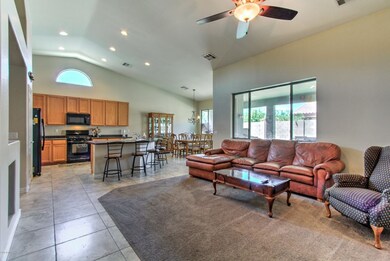 2794 E Cobalt St-11