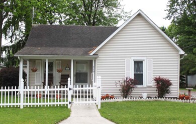 310 W 1st St, Auburn, IN 46706 - photo 2