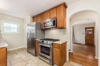 360 E Jeffrey Place, Columbus, OH 43214 - photo 7