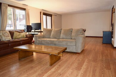 44 Church St unit 3, Lincoln, NH 03251 - photo 2