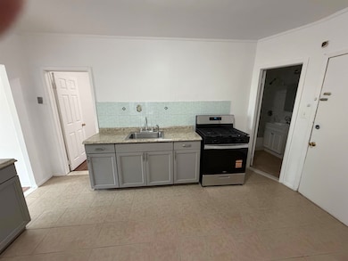 64 Cottage St unit 2, Bayonne, NJ 07002 - photo 3