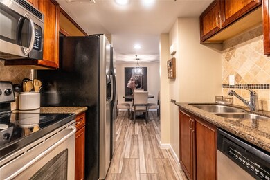 Sage Condominiums unit 913, Houston, TX 77056 - photo 5