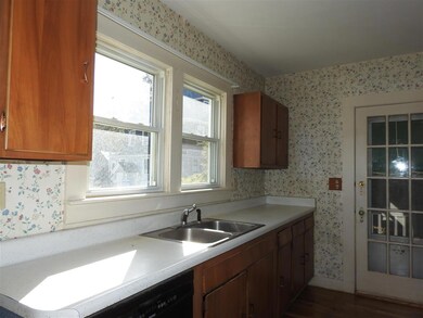 8 Mansfield Place, Rutland, VT 05701 - photo 6