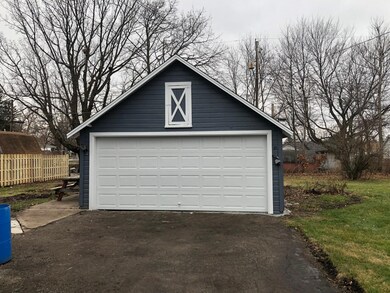 910 E St, La Porte, IN 46350 - photo 5