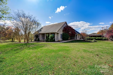 1071 Caleb Setzer Rd, Newton, NC 28658 - photo 2