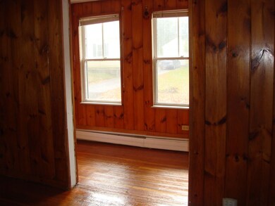 17 Edgewood St, Claremont, NH 03743 - photo 5