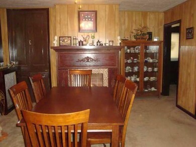 Dining Room. This room is large enough for the who