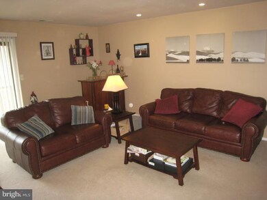 212 Wyndham Place, Trenton, NJ 08691 - photo 3