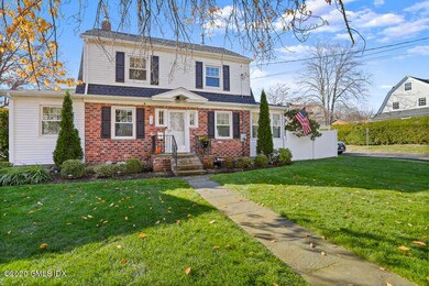 18 Suburban Ave Cos Cob CT-small-045-029