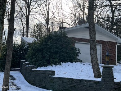 120 Waterview Dr, Lords Valley, PA 18428 - photo 2