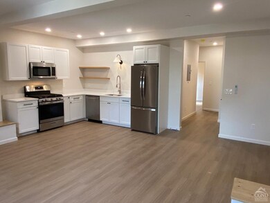 432 Warren St unit 1R, Hudson, NY 12534 - photo 4