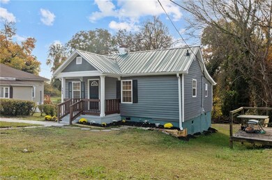153 Ridge St, Reidsville, NC 27320 - photo 5