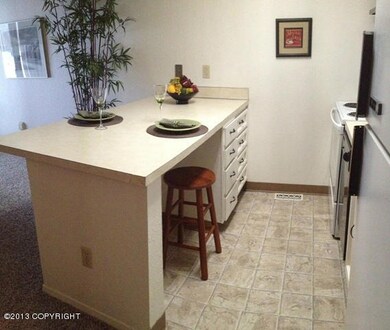 Breakfast bar and Kitchen