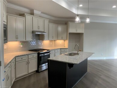 Kitchen pic. 2