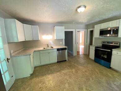 32 Turnpike St, Pembroke, NH 03275 - photo 6