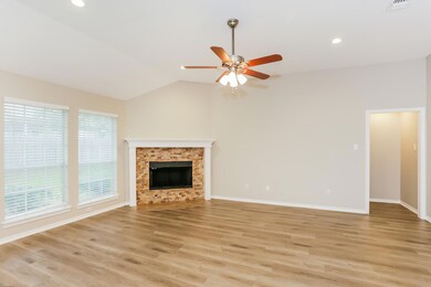 720 Tradonna Ln, Hurst, TX 76054 - photo 4