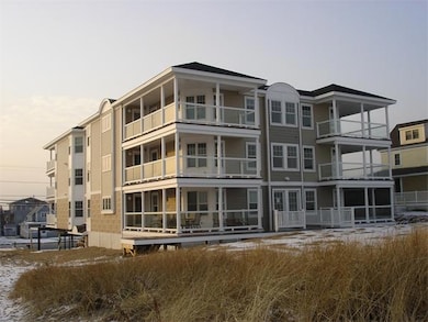 406 N End Blvd unit 4, Salisbury, MA 01952 - photo 3