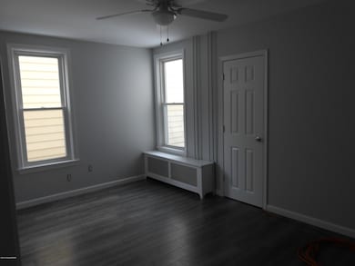 514 Sarah St unit First Floor, Stroudsburg, PA 18360 - photo 3