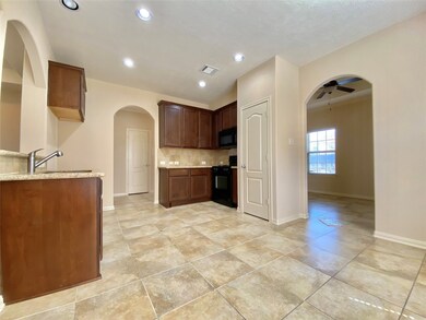 2347 Crescent Water, Rosenberg, TX 77471 - photo 5