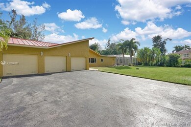 3 Car Garage