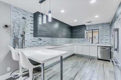 10314 Chevy Chase Dr, Houston, TX 77042 - photo 7