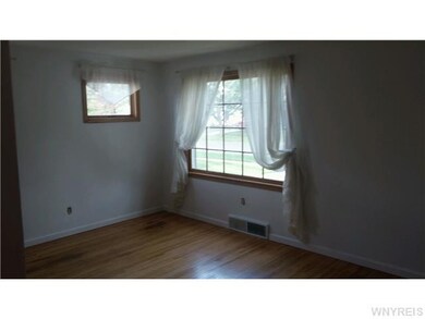 870 Pioneer Dr, North Tonawanda, NY 14120 - photo 6