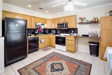 1211 Spring Loop unit B, College Station, TX 77840 - photo 4
