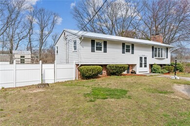 970 Cedar Swamp Rd, Warwick, RI 02889 - photo 2