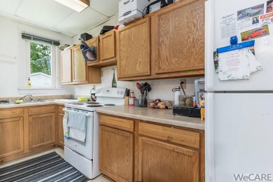 105 E Perry St, Waynesfield, OH 45896 - photo 5