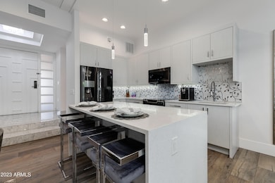 2802 E Camino Acequia Dr unit 7, Phoenix, AZ 85016 - photo 7