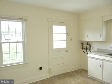 394 W Old Cross Rd, New Market, VA 22844 - photo 7