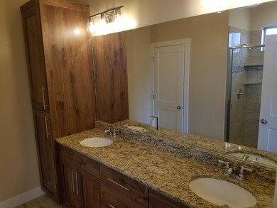 3714N175WMasterbath2