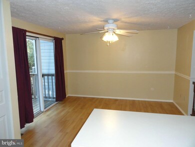 6008 Tree Swallow Ct, Columbia, MD 21044 - photo 4