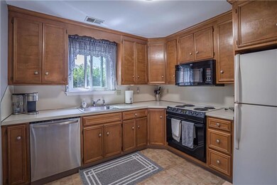 938 Cold Spring Rd unit 3, Allentown, PA 18103 - photo 4