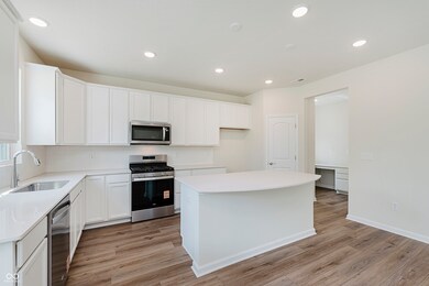 6801 Seabiscuit Rd, Whitestown, IN 46075 - photo 3