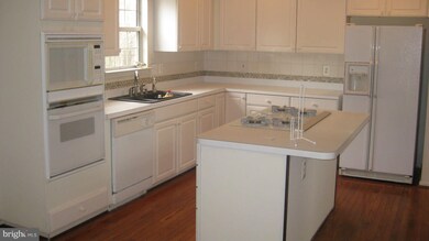 10314 Halton Terrace, Lanham, MD 20706 - photo 5