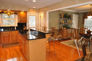 8523 Burlingame Rd, Louisville, KY 40219 - photo 7