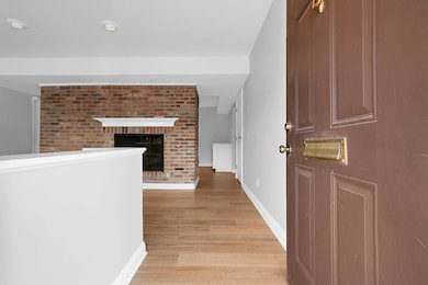 5-web-or-mls-922-chatham-lane-unit-a