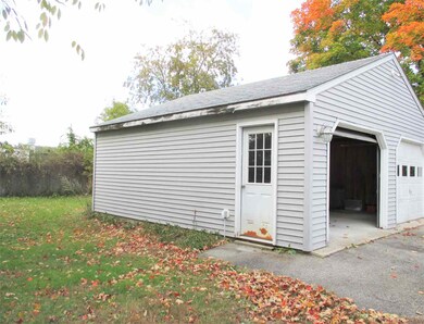 4 Furbush St, Rochester, NH 03867 - photo 5