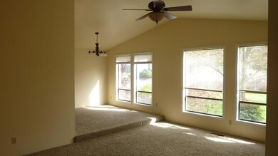 2839 Crystal Dr, Medford, OR 97504 - photo 4